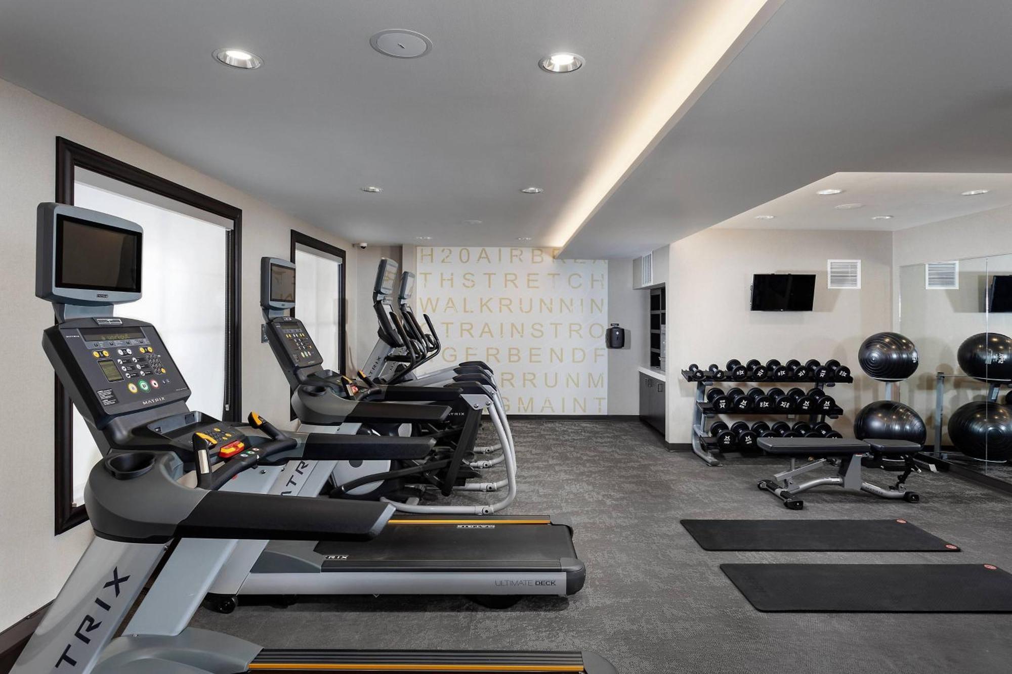 Residence Inn By Marriott Milwaukee Brookfield Exteriör bild