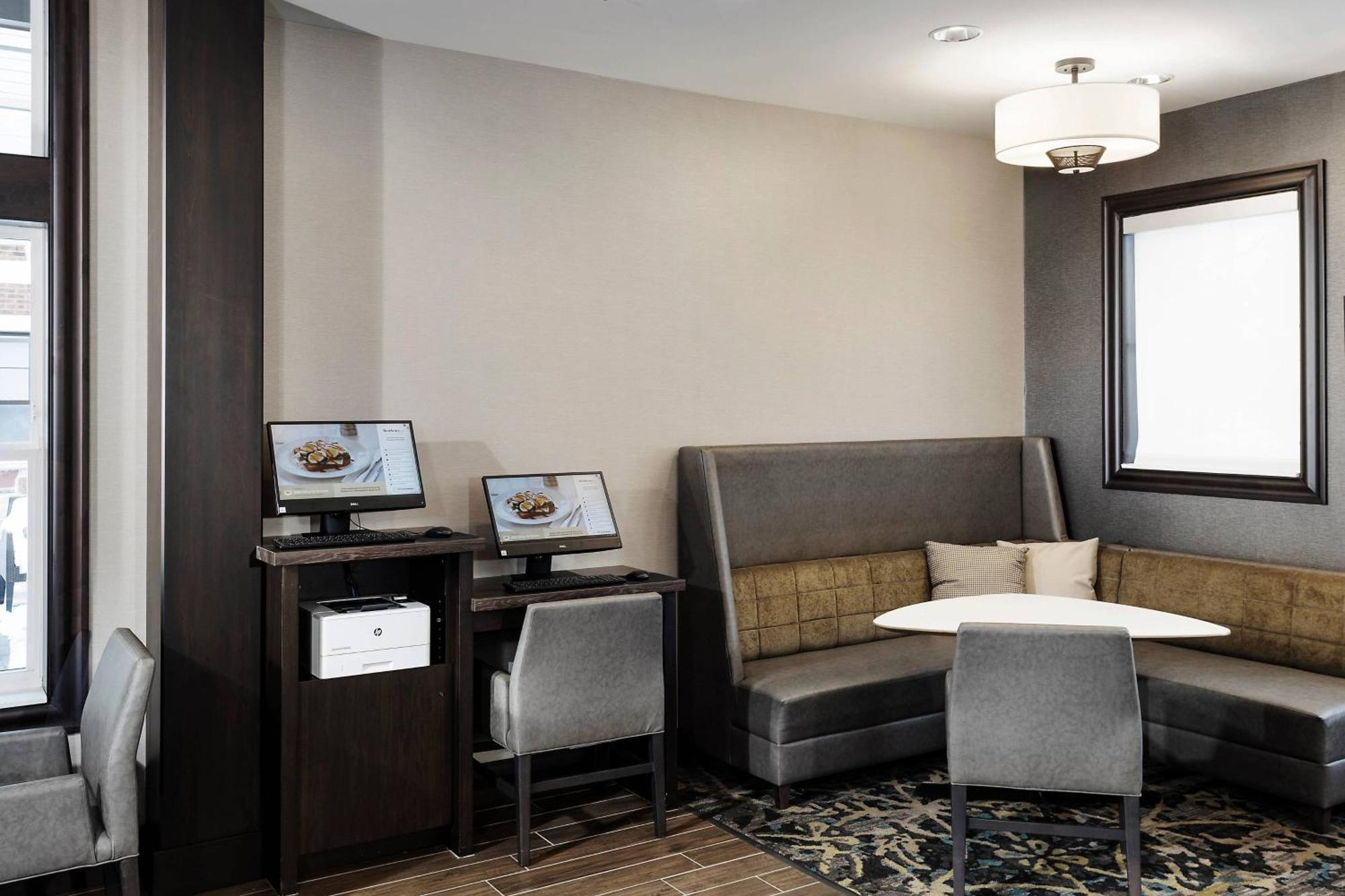 Residence Inn By Marriott Milwaukee Brookfield Exteriör bild