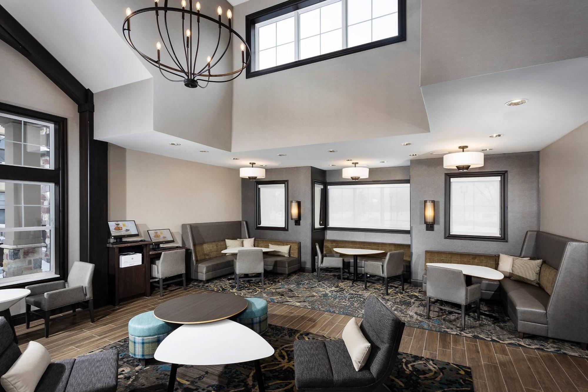 Residence Inn By Marriott Milwaukee Brookfield Exteriör bild