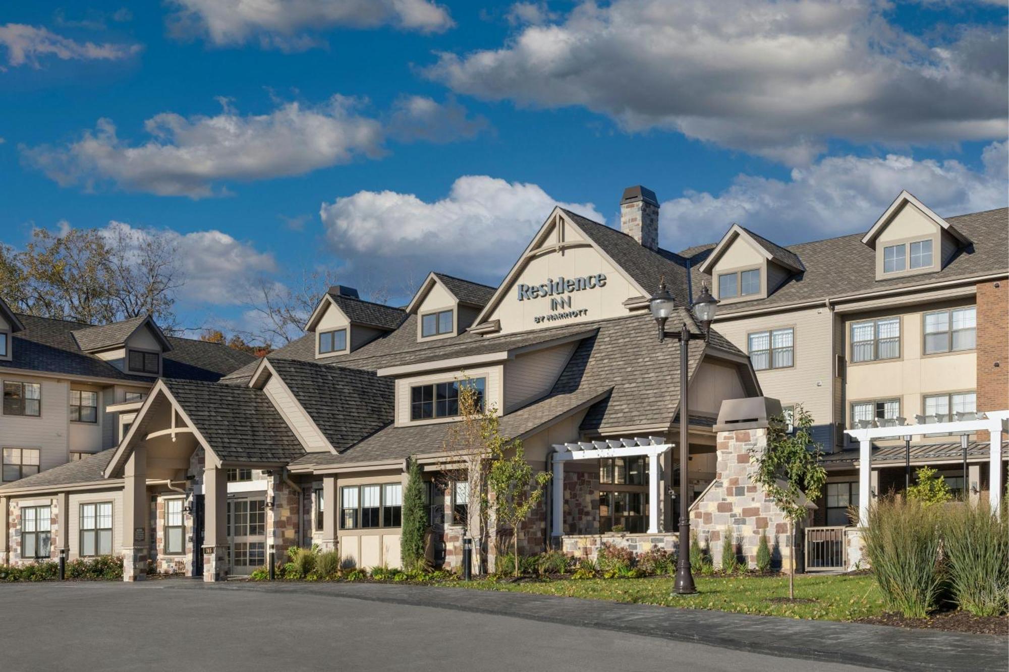 Residence Inn By Marriott Milwaukee Brookfield Exteriör bild