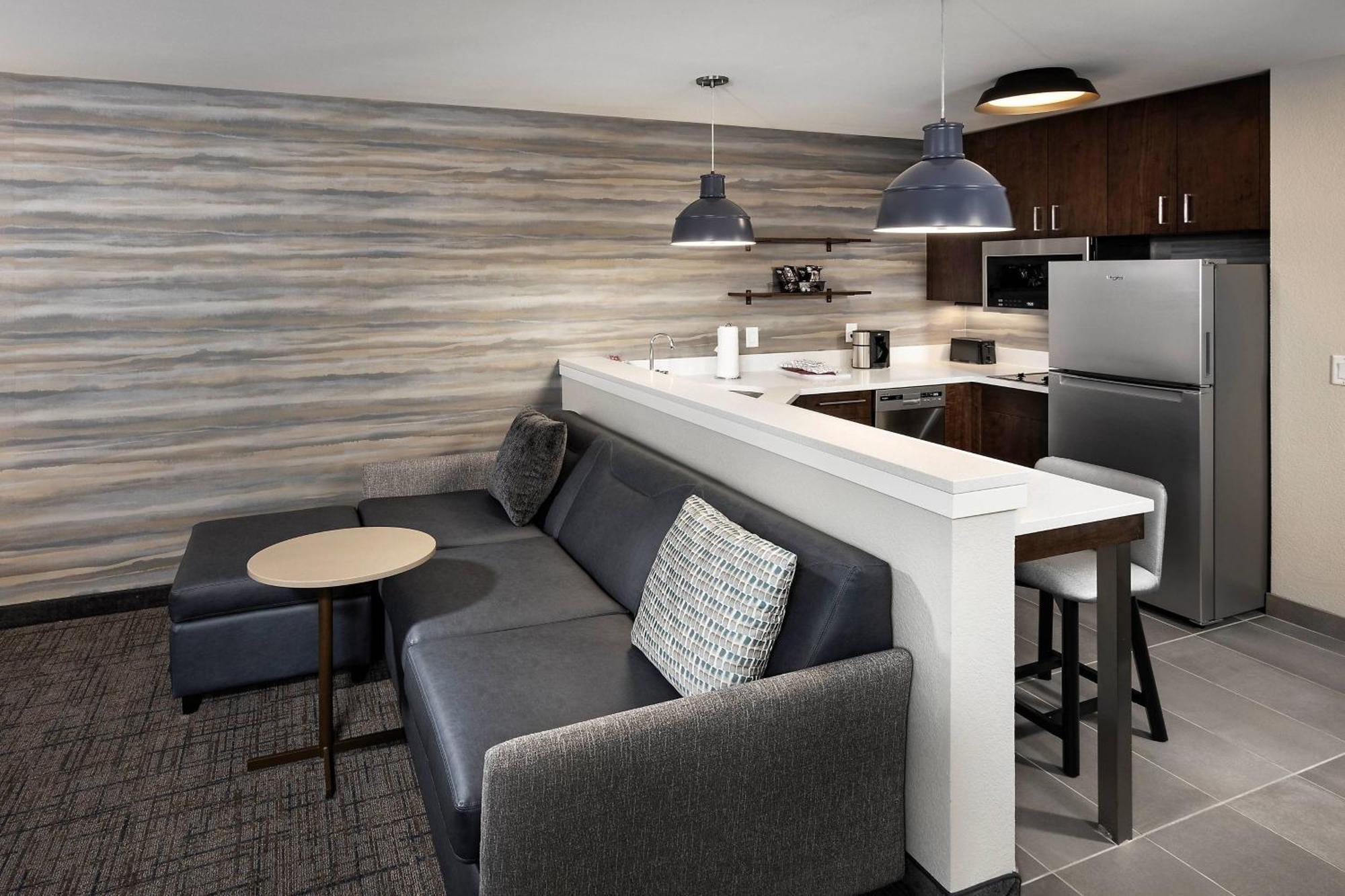 Residence Inn By Marriott Milwaukee Brookfield Exteriör bild
